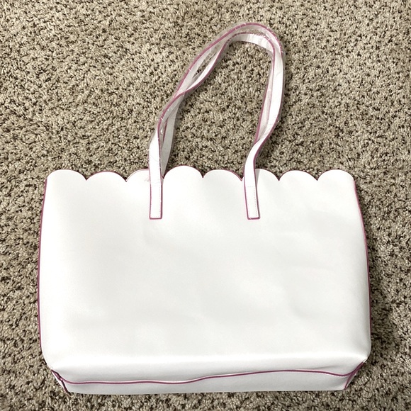 NWOT faux leather tote bag with scallop edging & pink trim - 17” x 11.5” x 4” - Picture 4 of 5